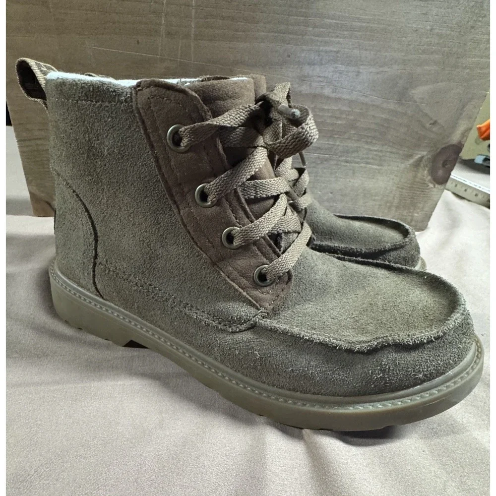 UGG CHELHAM WEATHER Waterproof  Boy's Ankle Boots Size US 5 Suede Brown New